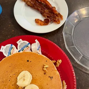 Banana Nut Pancakes &amp; Bacon