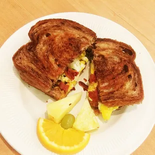 Best sandwich ever: Rye toast, scrambled egg, avocado, crispy bacon. I will be dreaming about this until I return!