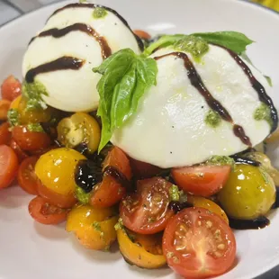 Cherry tomatoes &amp; Burrata salad