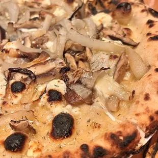 Funghi e Cipolle Pizza