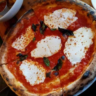 Margarita pizza, crispy and tasty