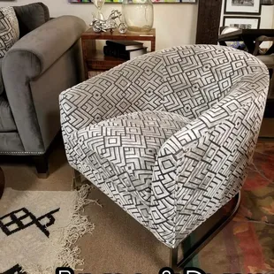 Available in 300+Fabrics