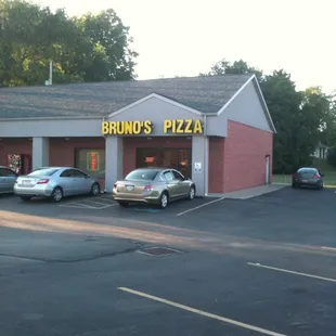 the outside of a restaurant