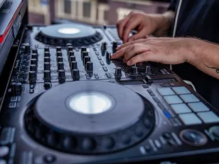 Cruisers Pizza Bar Grill