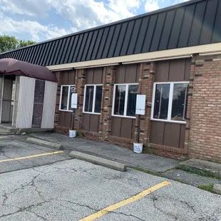 Another picture showing the corner.