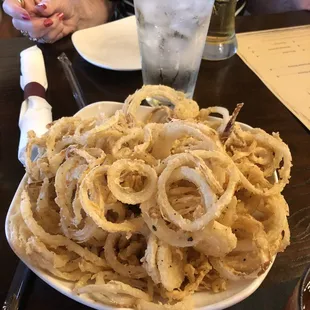 Thin and crispy onion rings - delish!