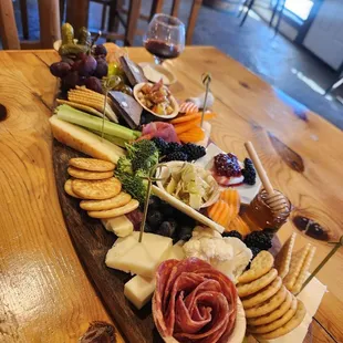 Charcuterie board (2-4)