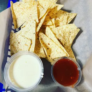 Chips &amp; Queso