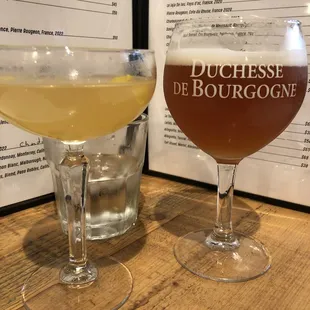 The Bee's Knees and pêche beer