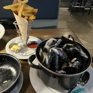 oysters, mussels, oysters and mussels, shellfish, food