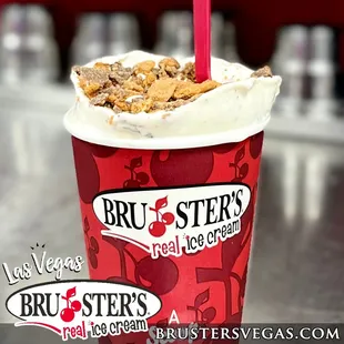A blended-to-order Butterfinger Blast using our fresh-made, creamy Vanilla ice cream.  Only at Bruster&apos;s.