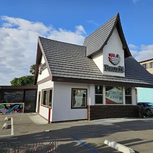 Another street view of Bruxie Long Beach!