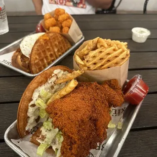 KICKIN' "NASHVILLE" HOT