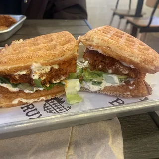 HONEY HOT CHICKEN SANDWICH