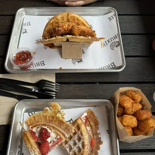 NUTELLA WAFFLE SANDWICH