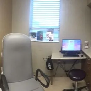 Sixth floor patient treatment room.