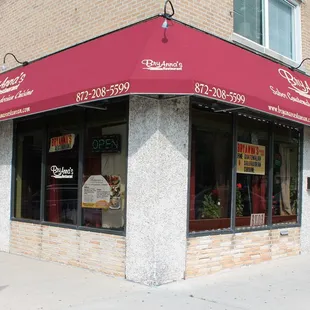 We&apos;re located at: 5695 N. Lincoln Ave. Chicago, IL 60659