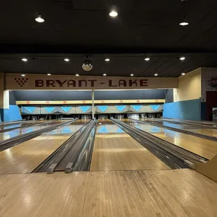 sushi and sashimi, interior