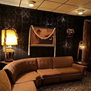 Tom and Jerry&apos;s bar