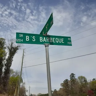 B&apos;s Barbeque Road