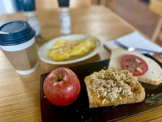 Lefty's Eats & Espresso