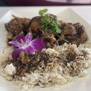 Kickin' Oxtails N Grits