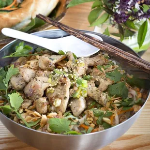 Grilled pork bun bowl