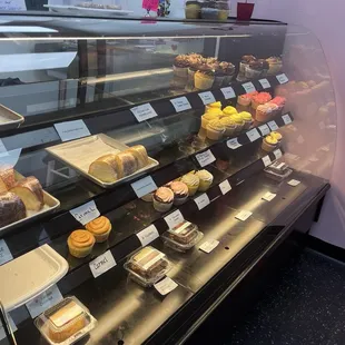 cakes, cupcakes