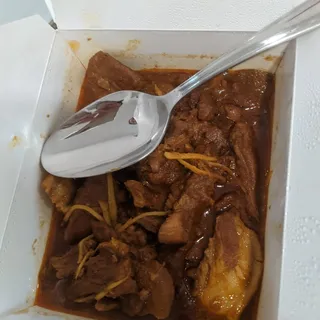 Gaeng Hung Lay (Northern Pork Curry)