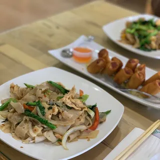 L2. Pad Kee Mao Lunch Special