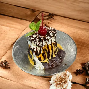 Sweet sticky rice/Ice cream