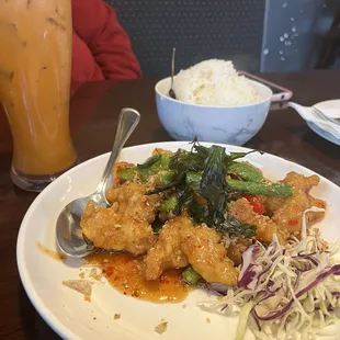 Crispy Garlic Chicken and Thai iced tea