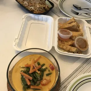 Takeout - Panang Curry, Golden Triangle, Pad Thai