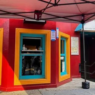 Outside and ordering window.