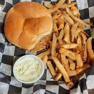 Pulled pork sandwich