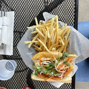 Bahn mi.