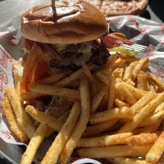 Bacon Guacamole Burger*