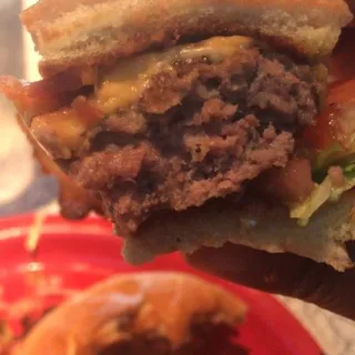 Bubba's Bacon Cheeseburger*