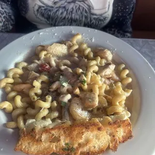 Creamy Chipotle Pasta