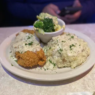 Bubbas 33 Southern Fried chicken