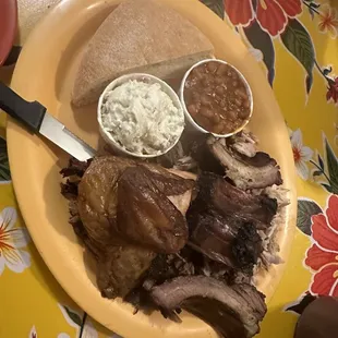 Sampler Combo with chicken, Potato Salad instead of coleslaw