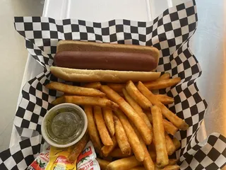 Cordell’s Wingz & Thangz