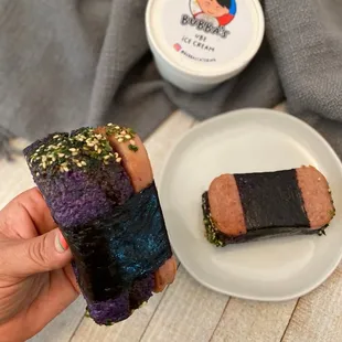 Ube spam musubi