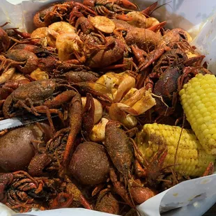Shrimp and mudbug boil
