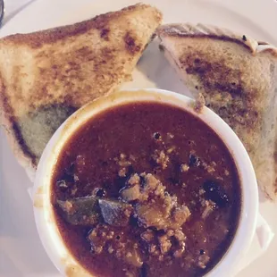 Grilled cheese and chili