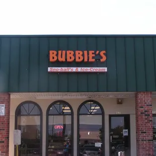 Bubbie&apos;s is located next to Stein Mart &amp; The Dollar Tree Store