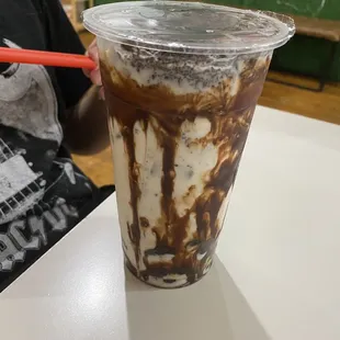 24 oz. Oreo Milk Tea