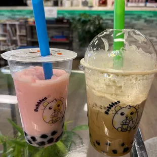 Bubble gum and ciérname coffee with boba