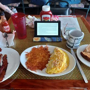 Ham and Cheese Omelette, wheat toast and bacon! Perfect way to start the day!