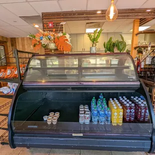 Food casing and additional drink selection by the order counter